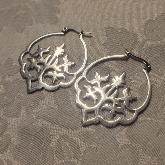 Silver Toned Earrings - Picture 3 of 4